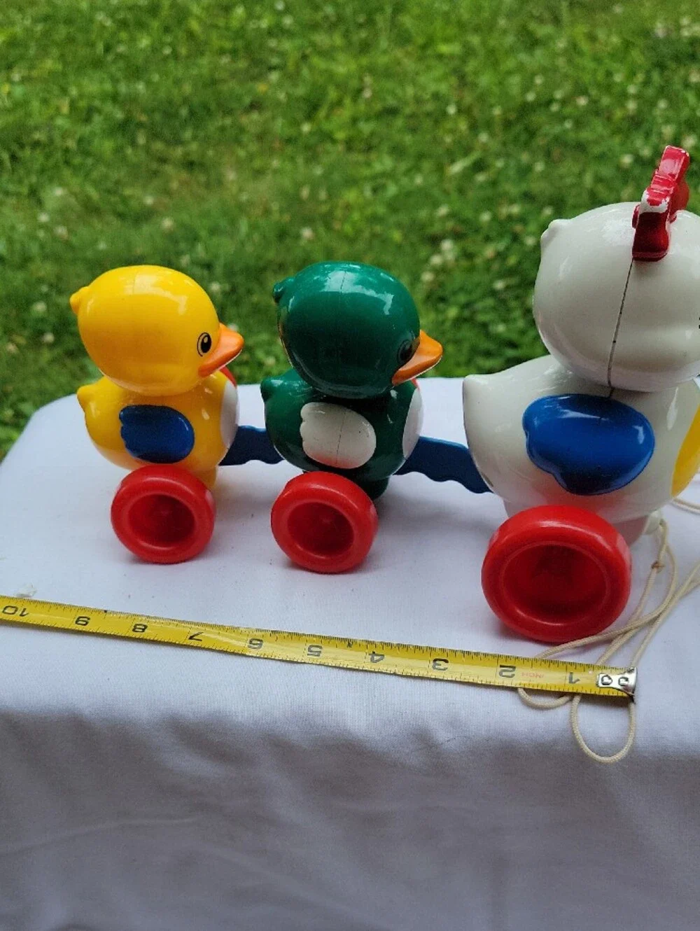 Vintage Pull-Along Duck Toy Trio in White, Yellow, Green